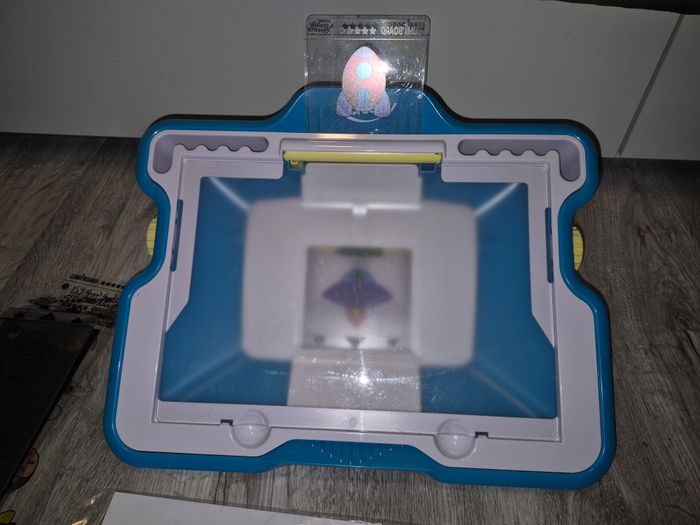 Maped creativ machine lumineuse pour apprendre à dessiner