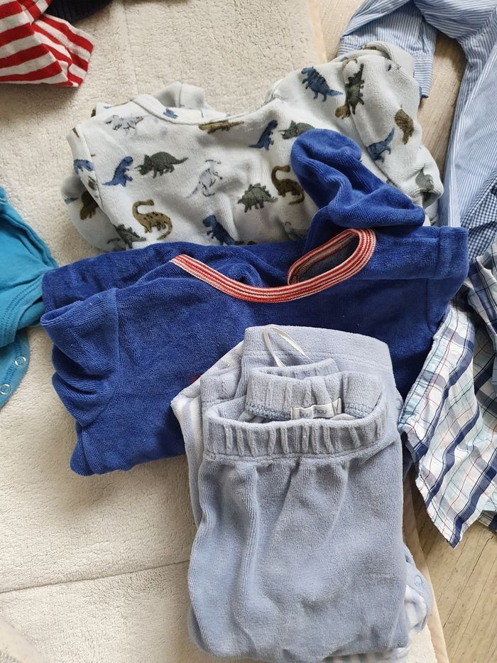 Lot de vêtements garçon 9 et 12 mois de marque - photo numéro 4
