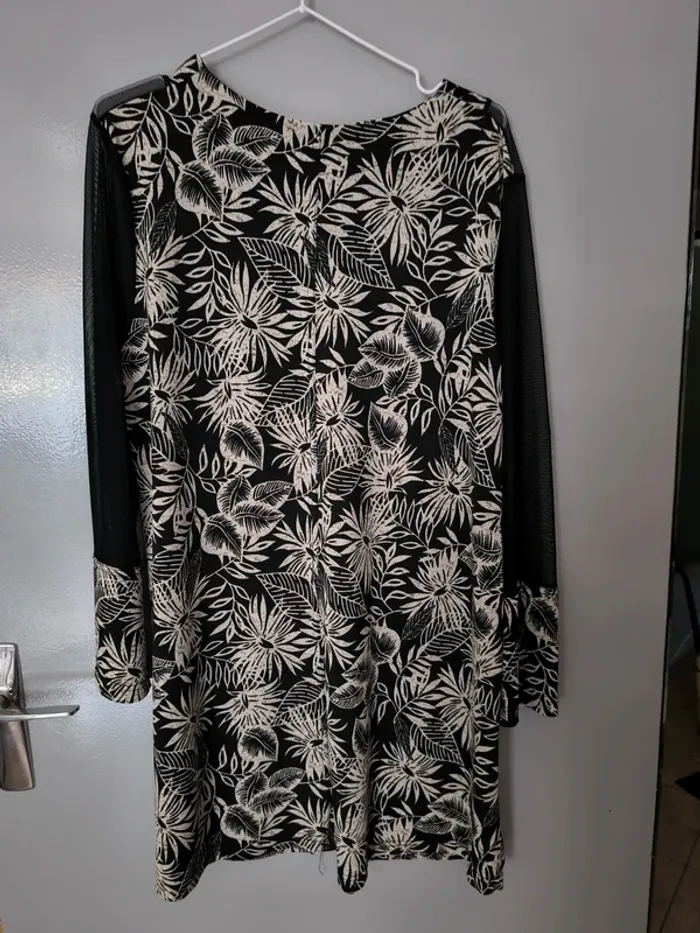robe noire et blanche - photo numéro 2