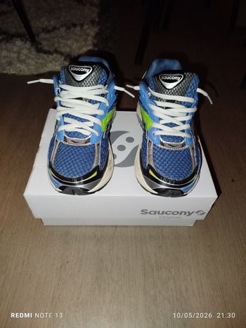 paire de saucony bleu vert