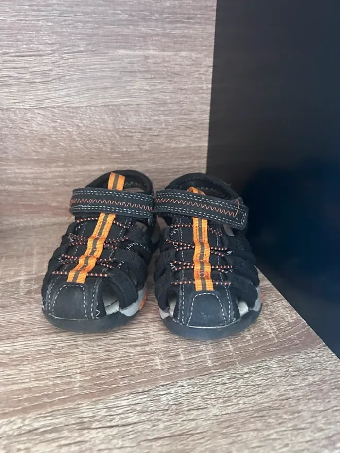 Sandales enfants noir et orange T23
