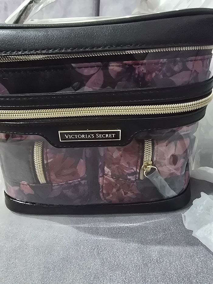 Vanity de 4 pièces victoria'secret