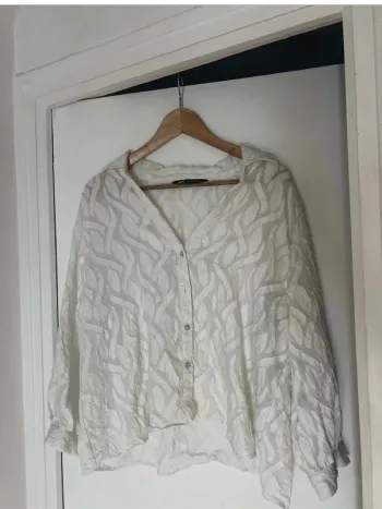 Superbe chemise blanche - en très bon état - XL - Zara