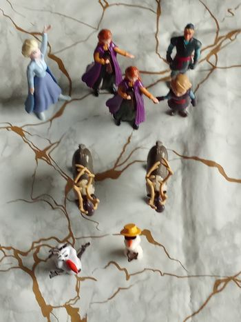 Figurine disney reine des neiges 