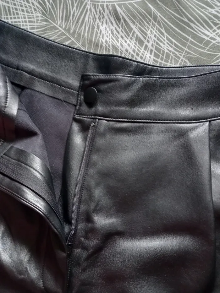 Short cuir - photo numéro 3