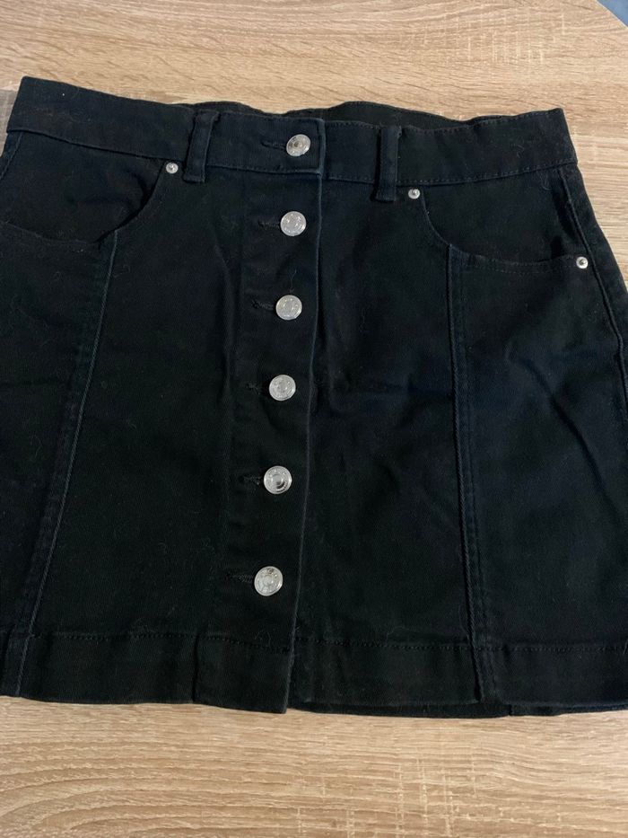 Mini jupe noire Jennyfer taille 40 - photo numéro 2