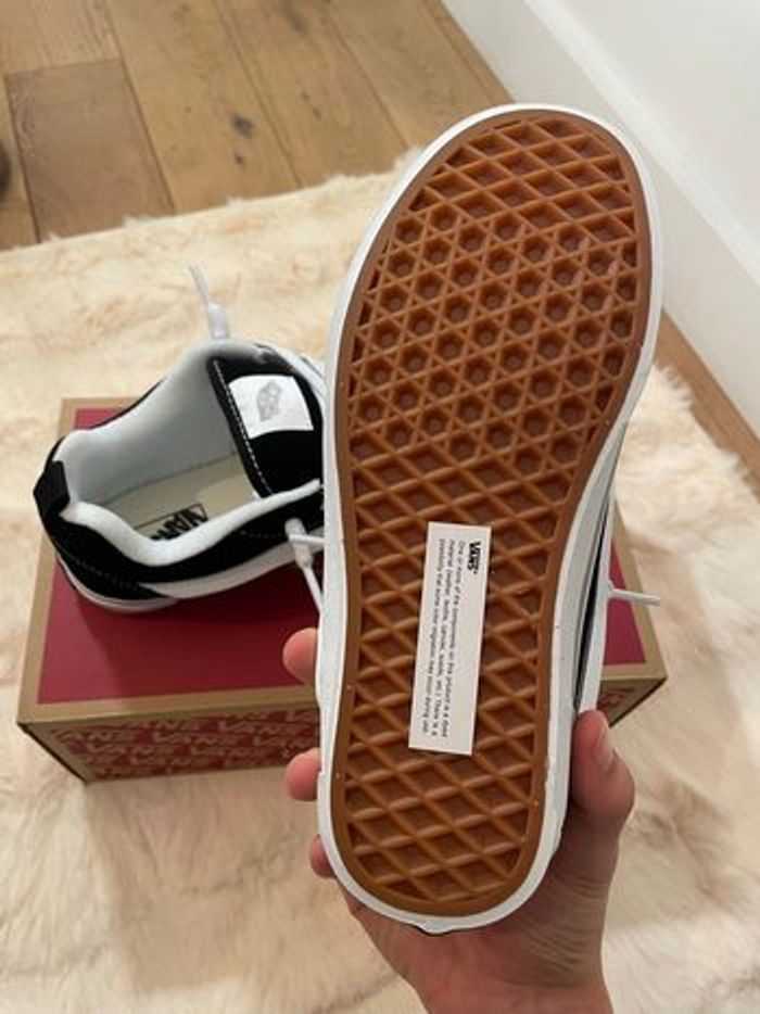 Vans Knu Skool taille 35 noir et blanches - photo numéro 3