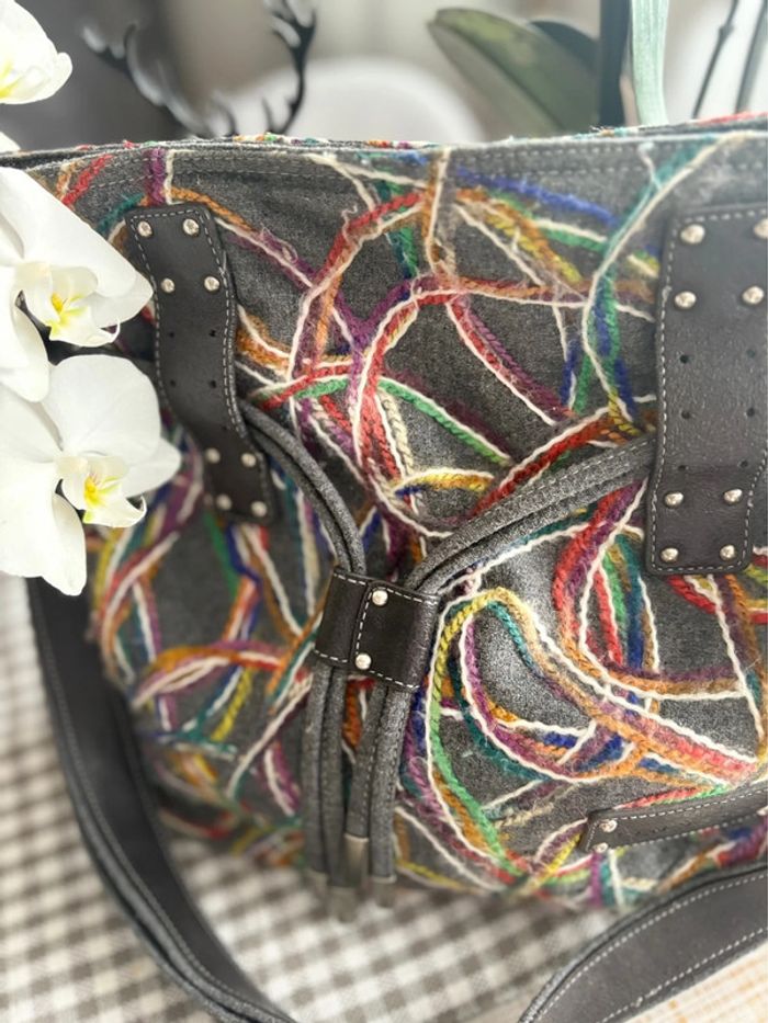 Sac bandoulière Lancaster - brodé multicolore et gris - en très bon état - photo numéro 3