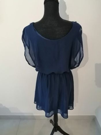 Jolie robe bleue taille 2