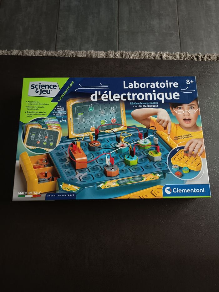Jeu laboratoire électronique neuf