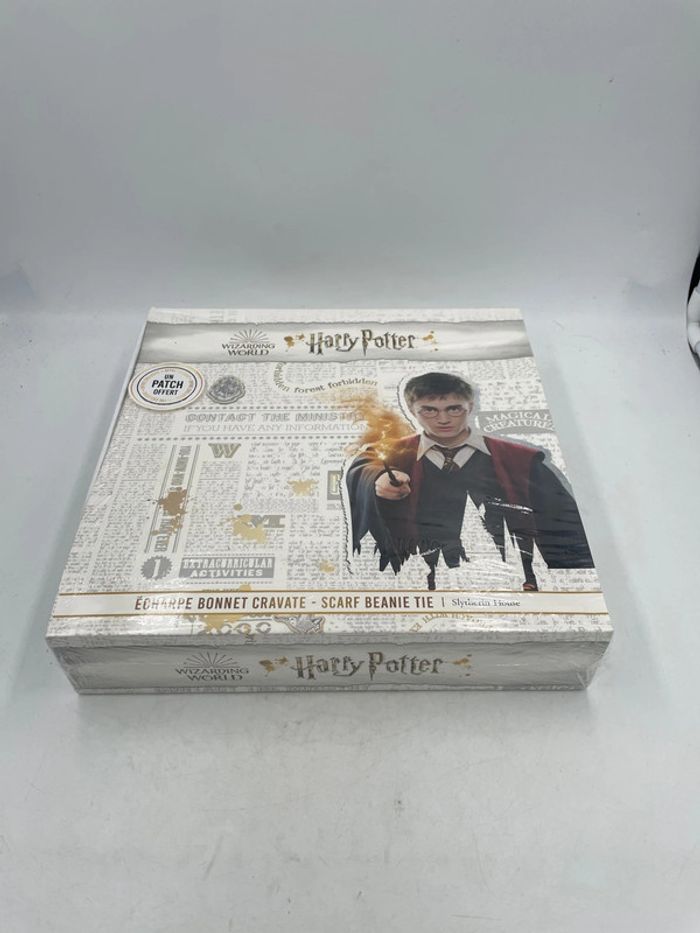 Coffret Harry Potter Écharpes Bonnet Cravate Slytherin neuf - photo numéro 3