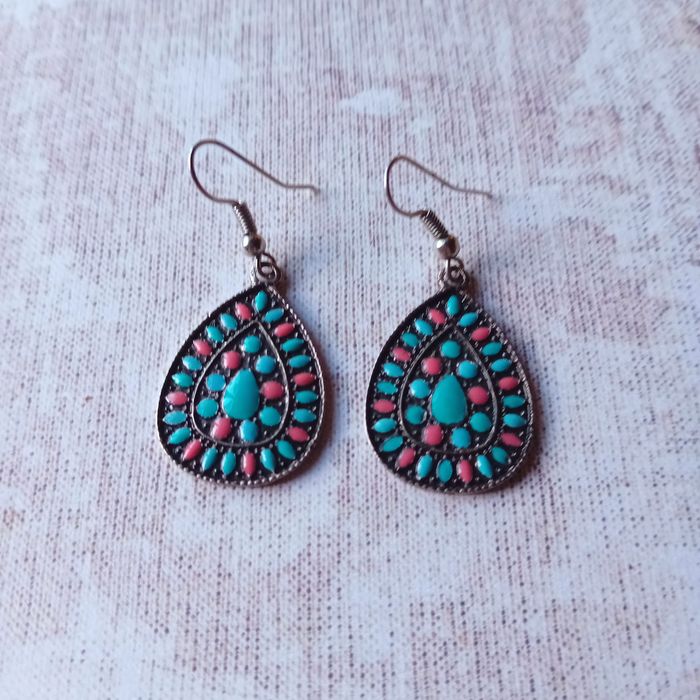 boucles d'oreilles imitation turquoise et corail