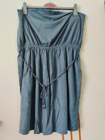 Jolie robe sans bretelles