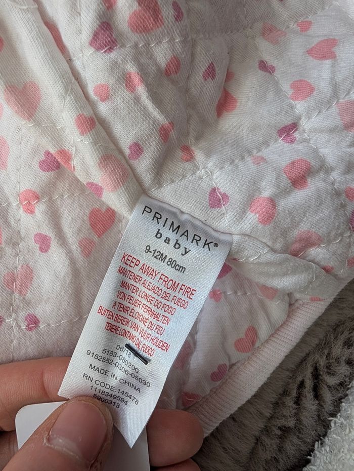 Veste polaire rose Primark Baby 9–12 mois – capuche oreilles – bon état - photo numéro 6