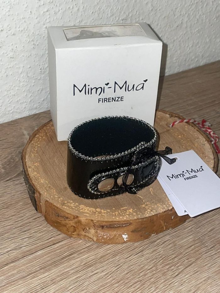 Bracelet noir, Mimi mua