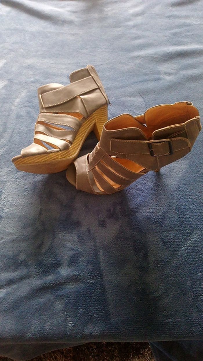 Chaussures à talons. - photo numéro 2