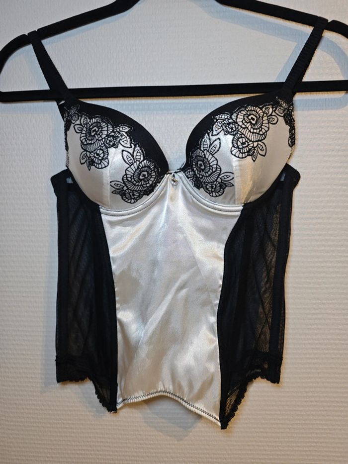 Corset Etam noir et blanc en satin et dentelle