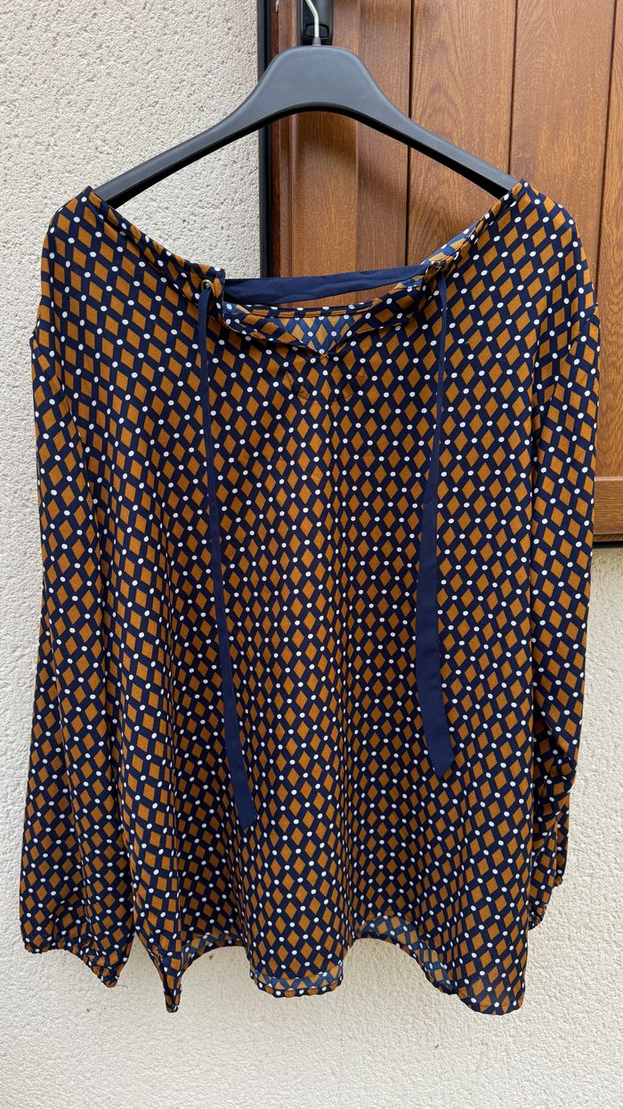 Top taille 44 bleu marine, blanc et camel - photo numéro 2