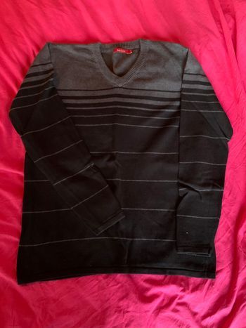 pull rica lewis,  homme noir rayé, col V, taille M