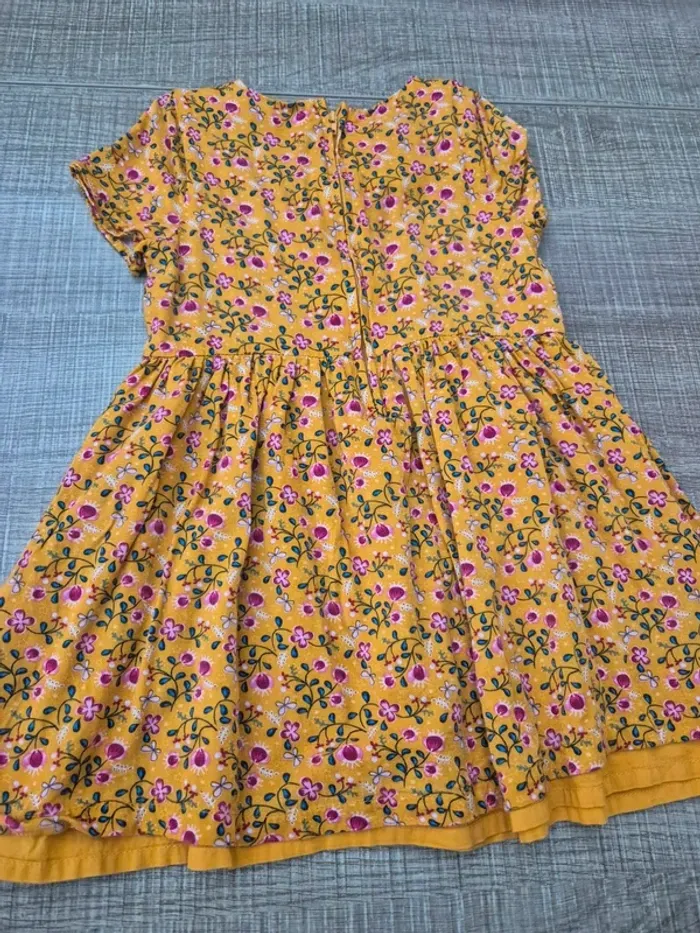 Robe Sergent Major 6 ans comme neuve - photo numéro 3