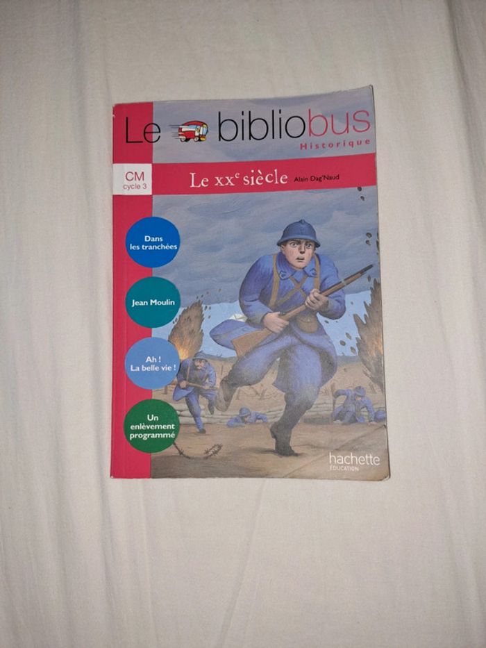 Livre éducatif sur le XXeme siècle - Bibliobus