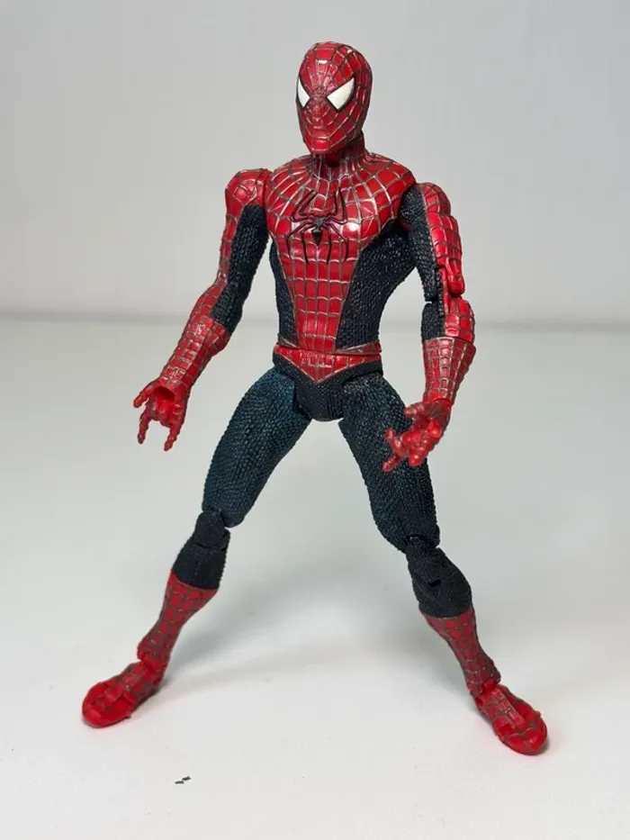 Toybiz 2003 Spiderman 2 Film Super Posable Tobey Maguire Punching Action figurine action figure
