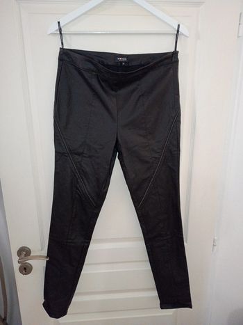 Pantalon effet cuir noir morgan taille 42