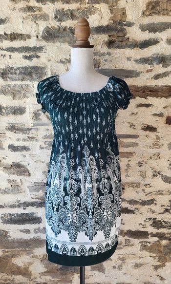 Robe courte verte et blanche imprimé cachemire Cache Cache Taille 36