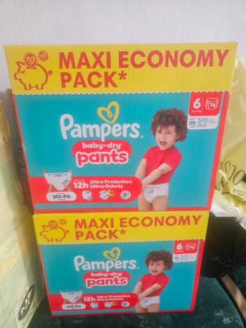 Couches Pampers taille 6 pants 76x2=152