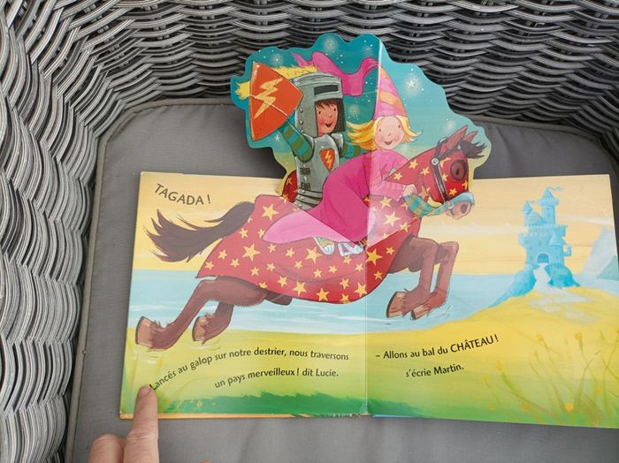 Joli livre pop up " la couverture magique" - photo numéro 5