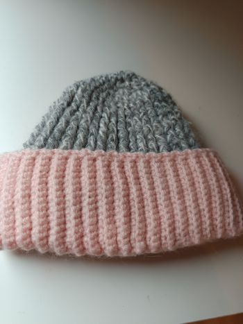 Bonnet fille en très bon état