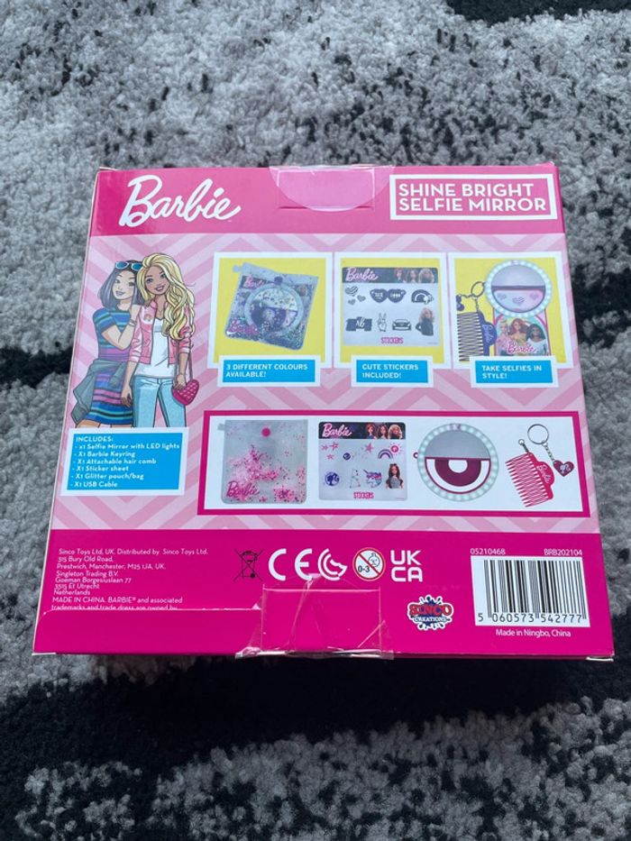 Coffret Barbie contenant un miroir selfie,  des stickers, 1 barette - photo numéro 4