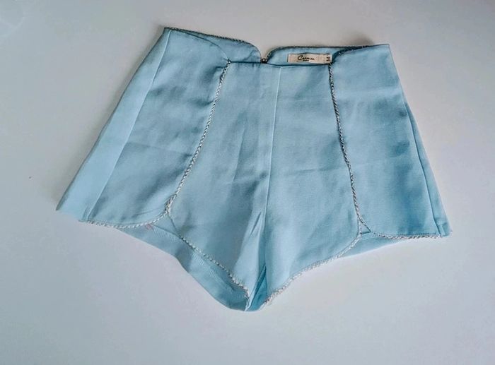 Short de sexy chic confortable summer femme bleu ciel avec liseré fil doré t m 38
