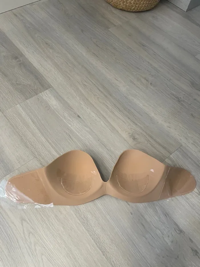 Soutien gorge chair sans bretelles - photo numéro 3