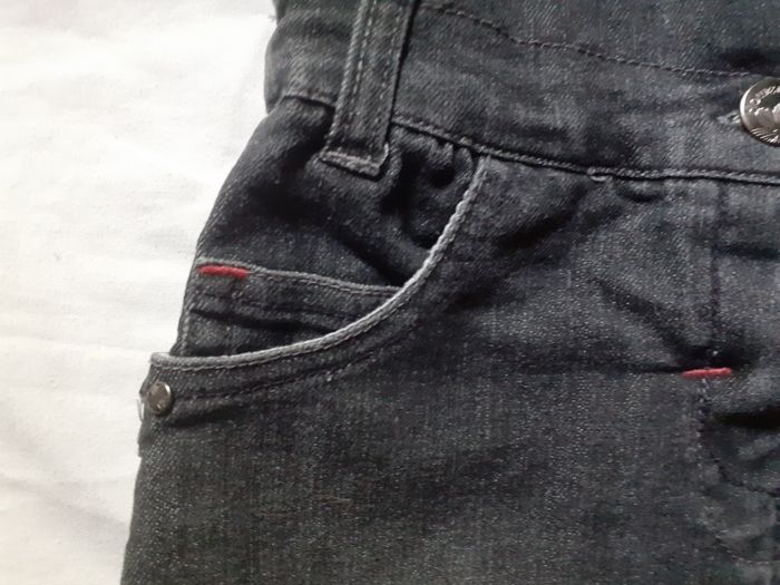 Robe salopette en jean noire - photo numéro 2