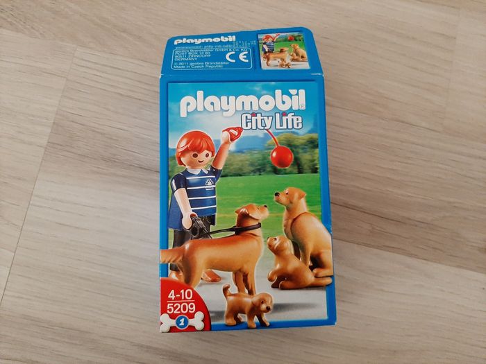 FAMILLE DE GOLDEN RETRIEVERS "PLAYMOBIL" - Réf.5209 - n°104 - photo numéro 3