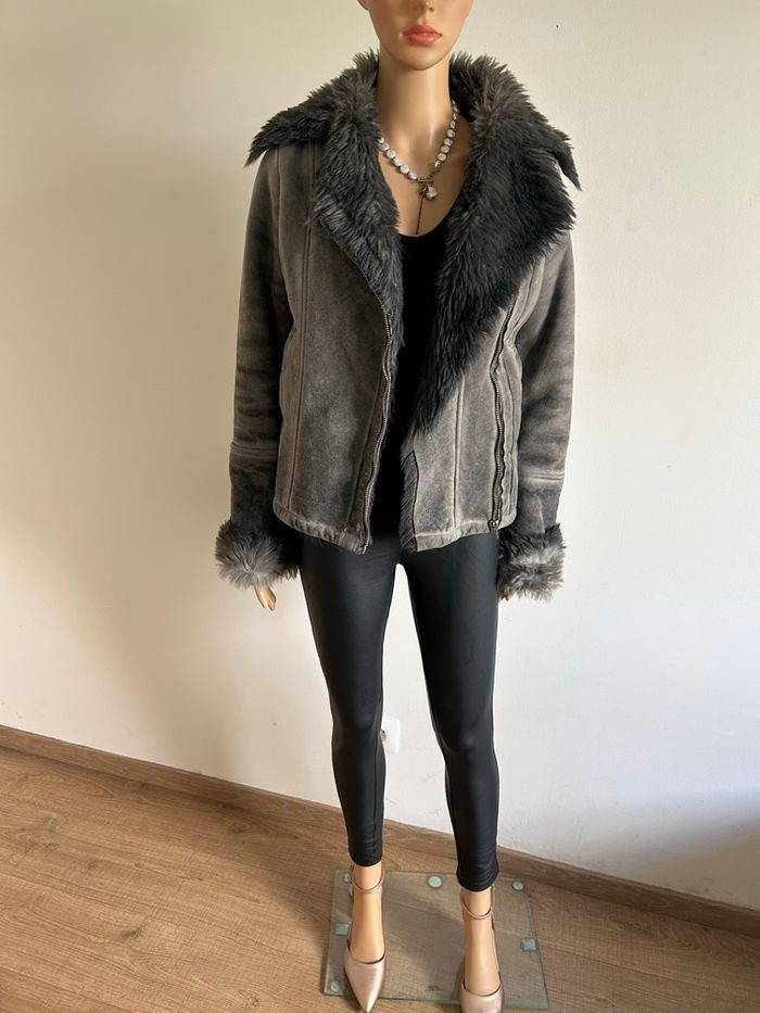 Manteau gris avec fausse fourrure la Fée Maraboutée taille 38 TBE (taille petit) - photo numéro 3