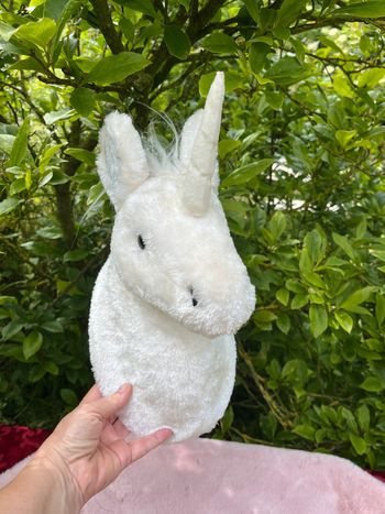Tête de licorne peluche féérique a crochet au mur