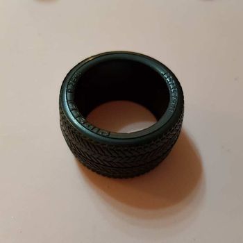 pneu arrière seul pièce détachée burago ferrari 348 tb 1/18 1/18e 1/18ème