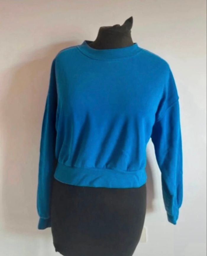 Sweat sans capuche bleu roi taille M de chez H&M en bon état