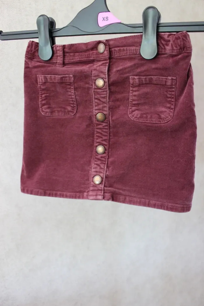 👗 Jupe grenat, effet daim, Kiabi, Taille 5 ans 📌