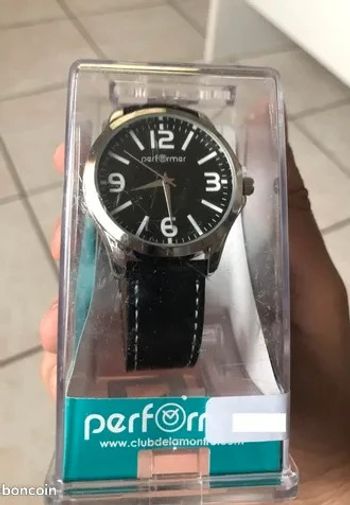 Montre Classique Performer homme Bracelet Simili Cuir Noir Cadran Noir neuve dans emballage
