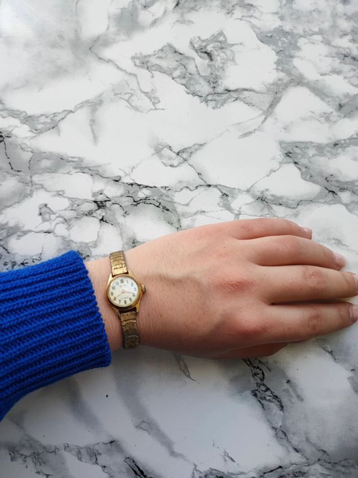Montre vintage doré - photo numéro 2