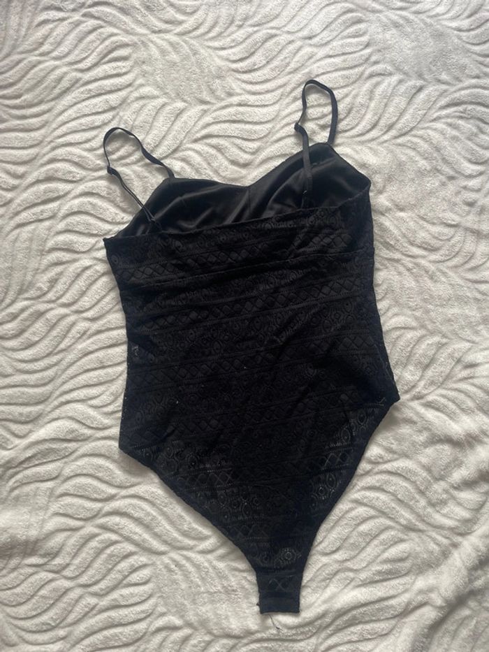 Body noir à bretelles avec top dentelé - photo numéro 4