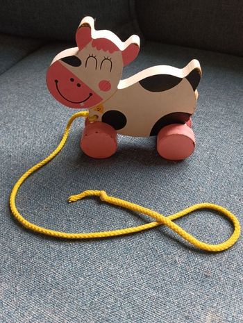 Jouet bébé, jeu en bois " la vache à tirer"