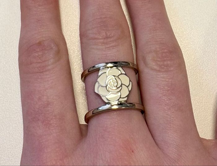 Bague ajustable dorée avec motif floral - photo numéro 3