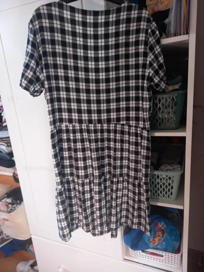 Robe à carreaux noirs et blancs H&M taille 42 - photo numéro 2