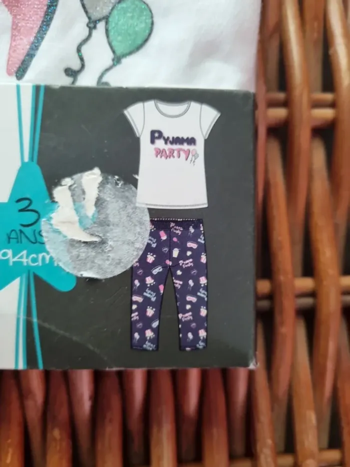Lot de 2 pyjamas neufs fille 3 ans - photo numéro 3