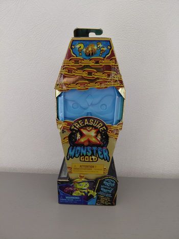 Monster gold treasure ×