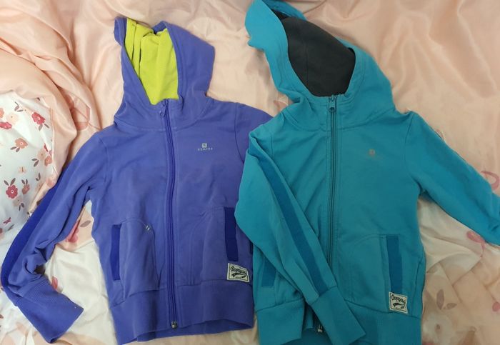Lot de 2 sweats à capuche Décathlon 5 ans - photo numéro 3